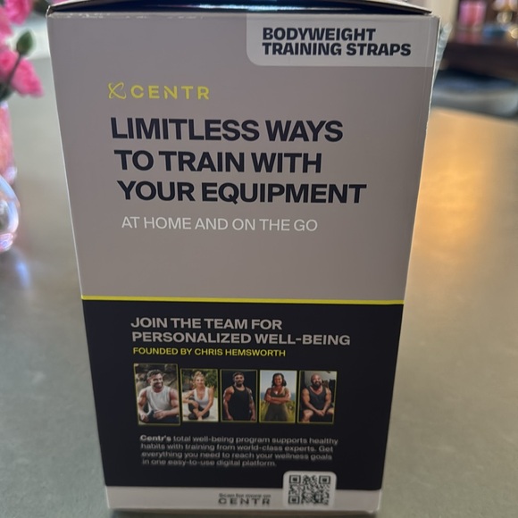 Centr body weight training straps. Very much like TRX. Chris Helmsworth brand. - Picture 2 of 8